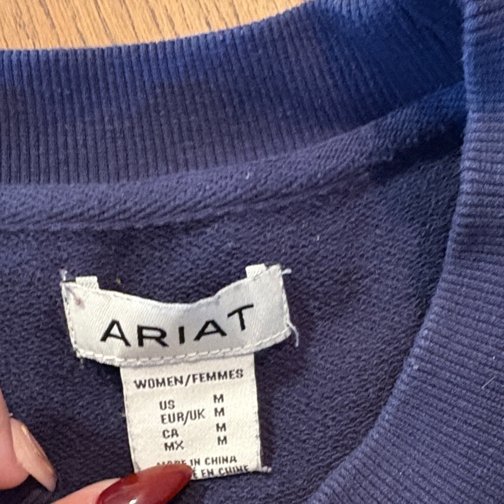 Ariat Women's Dark Navy Crew Neck Sweate💙 - Picture 8 of 8